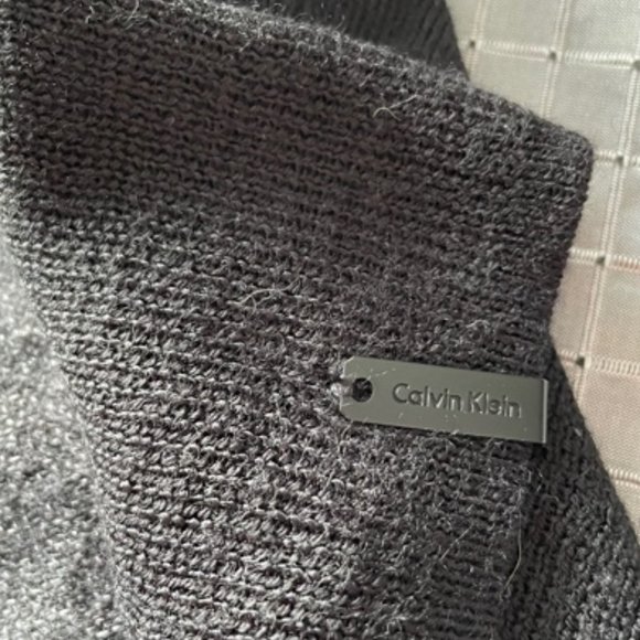 Calvin Klein sweater size M - Picture 4 of 6